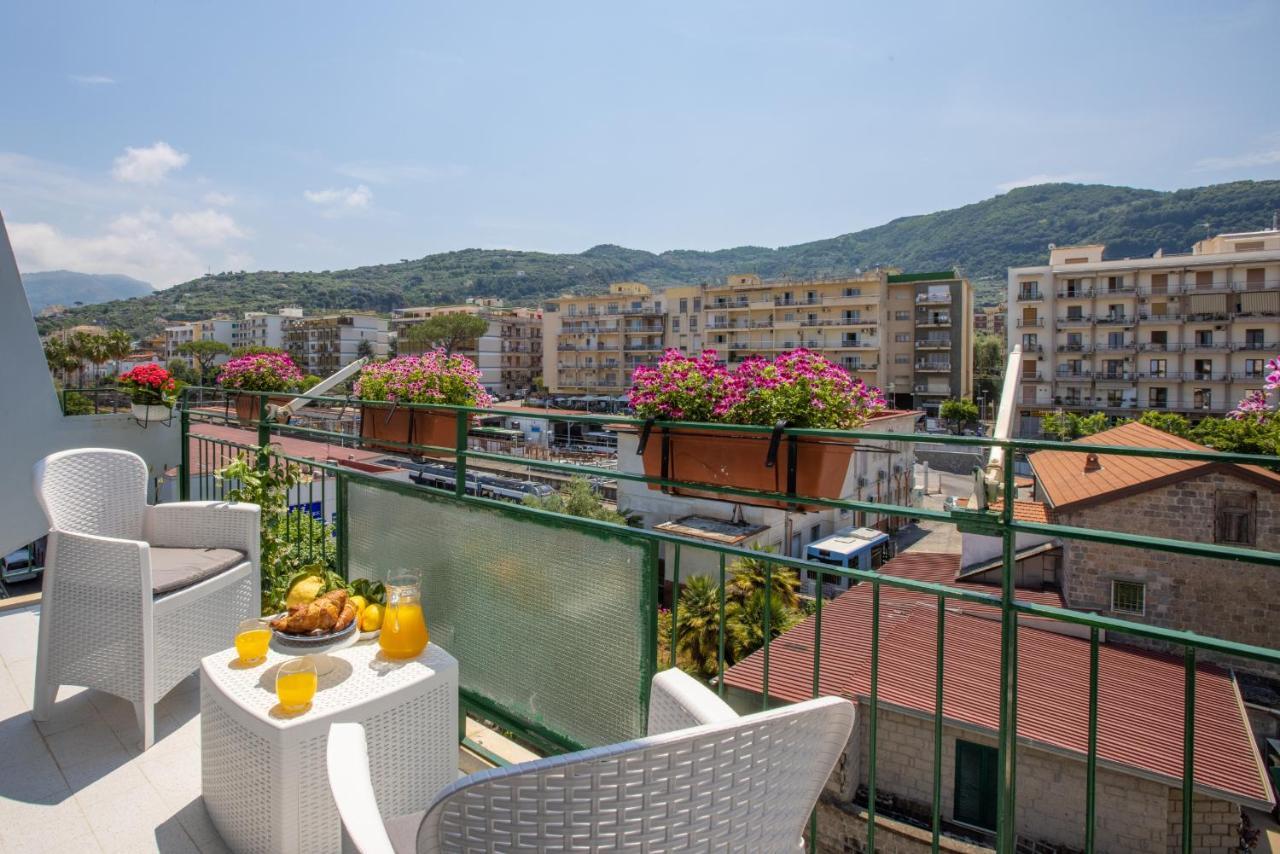 Sorrentovibes - City Home In Sorrento With Balcony And View エクステリア 写真