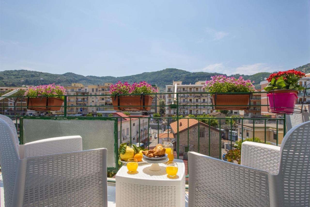 Sorrentovibes - City Home In Sorrento With Balcony And View エクステリア 写真